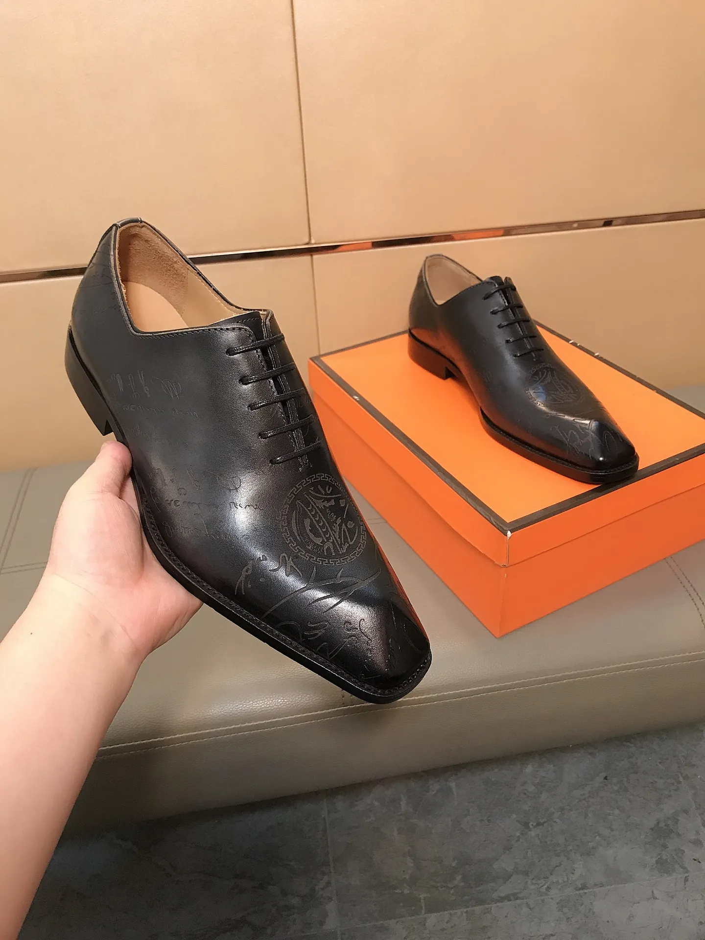 Factory price 560 💎💎👉👉[LV Louis Vuitton] The latest men's casual business leather shoes 🇨🇳, new model opening 💯 Made of cowhide imported from Italy, luxurious leather lining, wear-resistant outsole, soft and comfortable 🌴 High-end atmosphere, the first choice for high-class men 🍍38-44